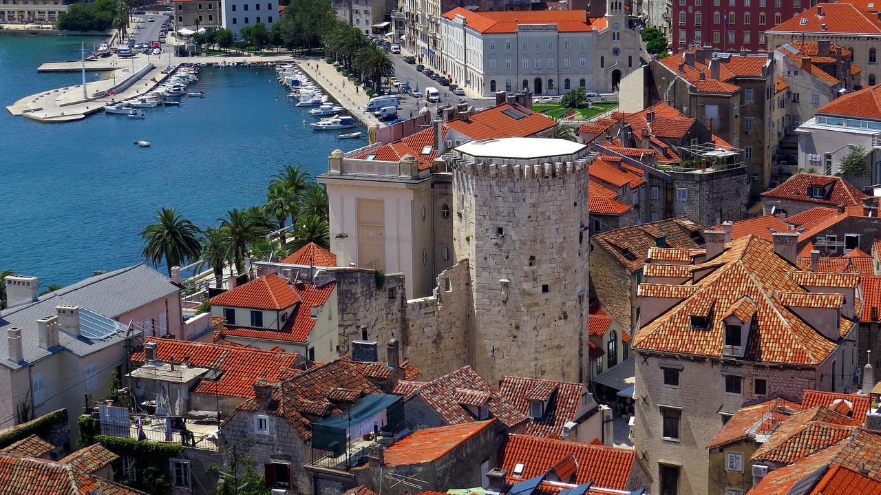 A Quiet Apartment With Balcony In Split Ngoại thất bức ảnh